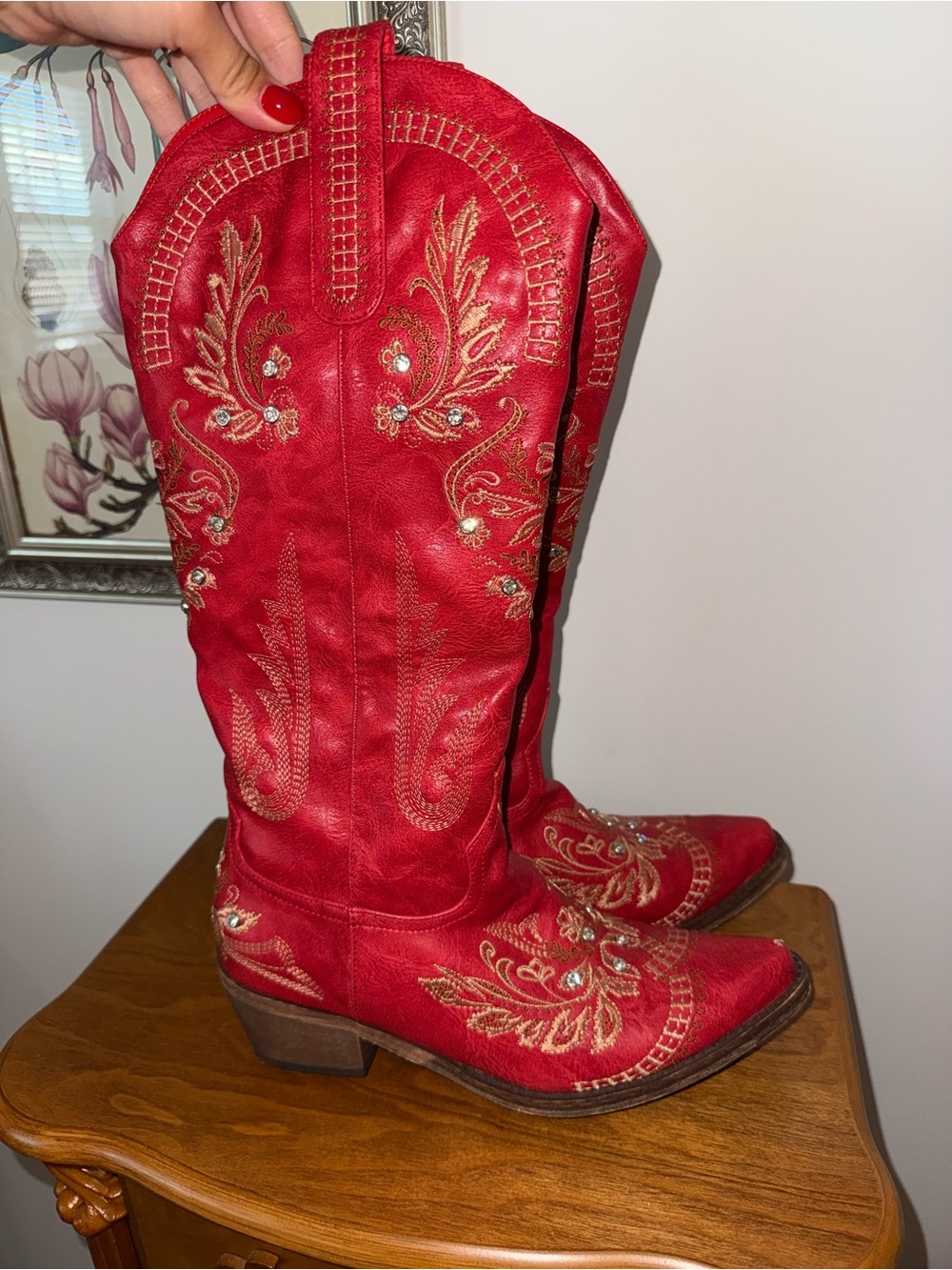 Red Embroidered Western Embellished Boots - Stylish Cowgirl Accent size 7